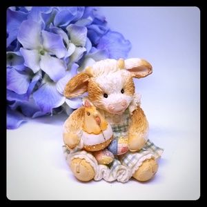 Mary's Moo Moo's figurine